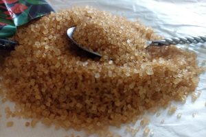 Врач Закирова опровергла миф о пользе тростникового сахара